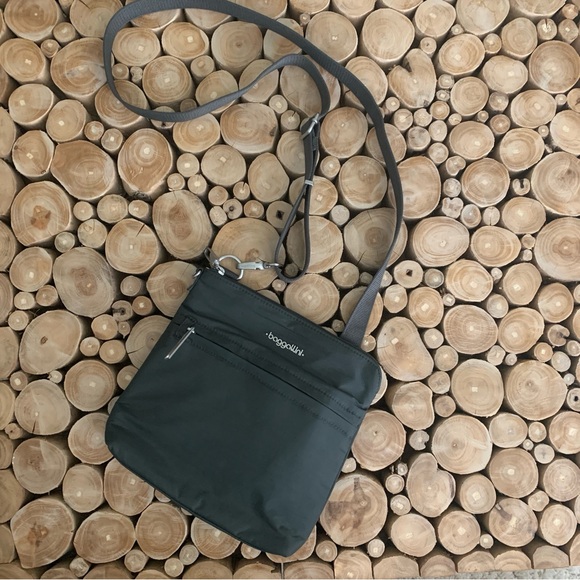NWOT Baggallini Crossbody Bag - Picture 1 of 10